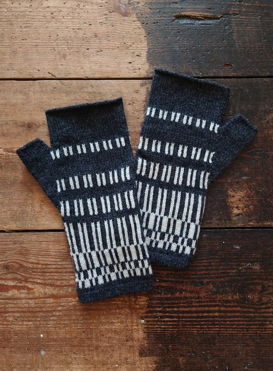 Coastline Wool Fingerless Mittens - CHARCOAL