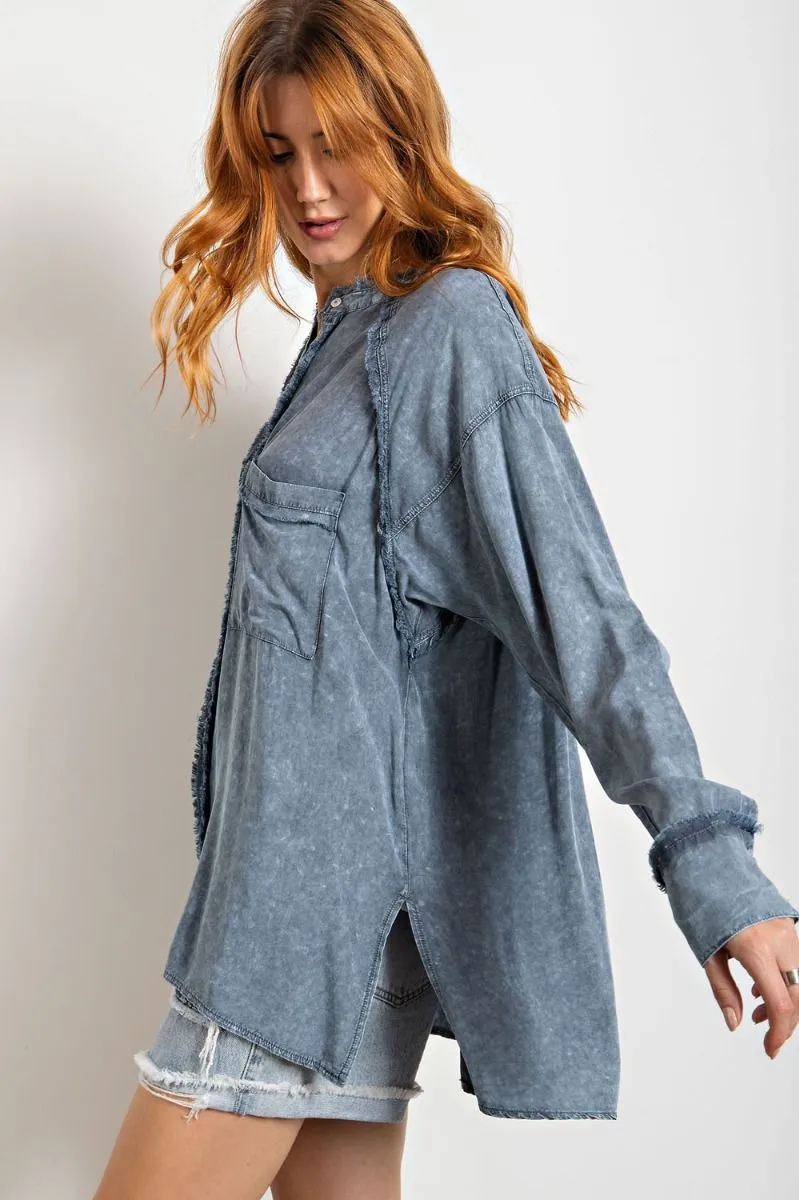 Mineral washed tunic shirt with chest patch pocket and double-buttoned cuffs